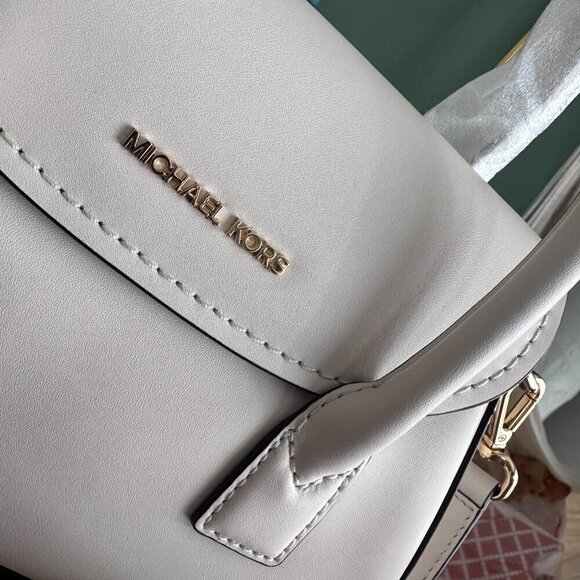 NEW! NWT Michael Kors Katya Small Flap Satchel Crossbody Purse Bag Ivory - Picture 5 of 11